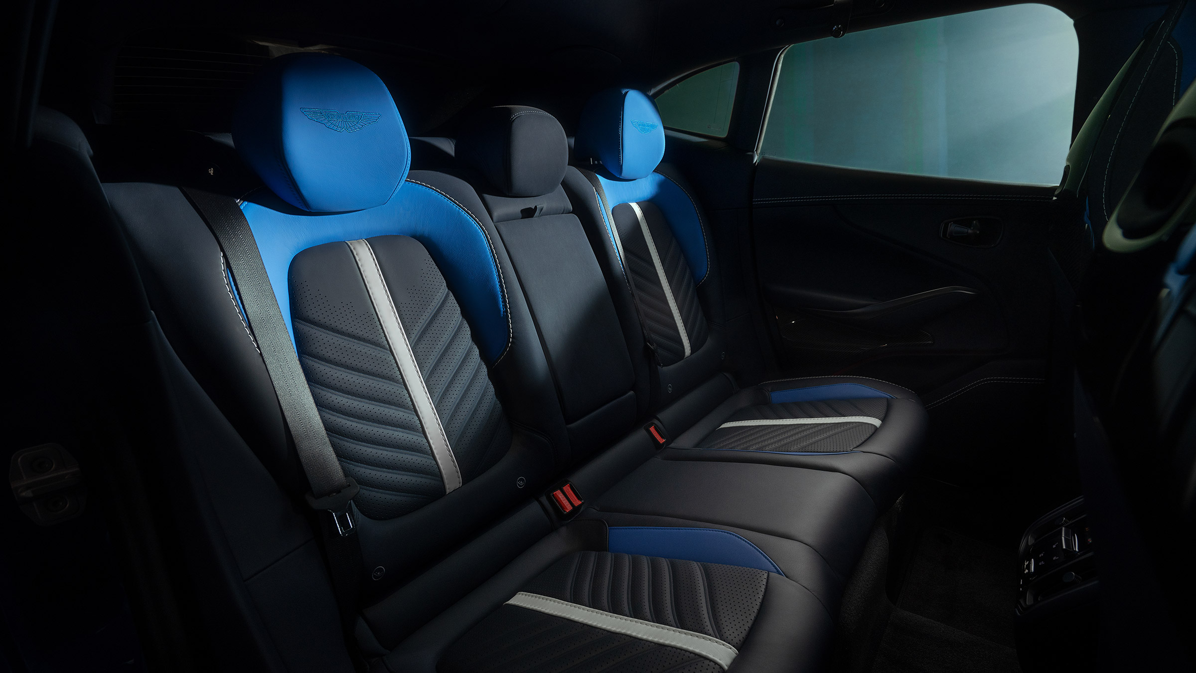 Aston Martin DBX707 – rear seats