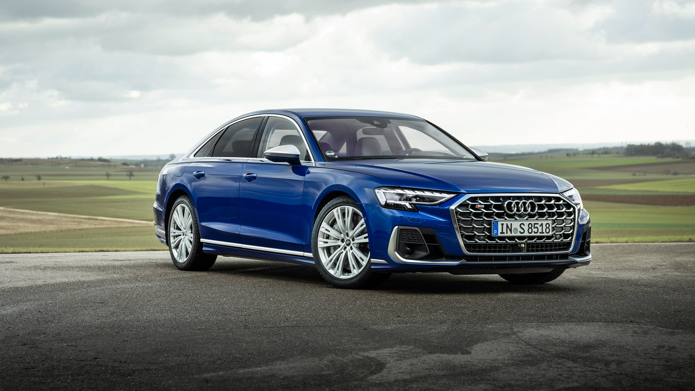 Audi S8 – 2022 front quarter static