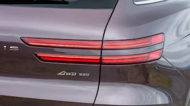 Genesis GV70 – rear lights