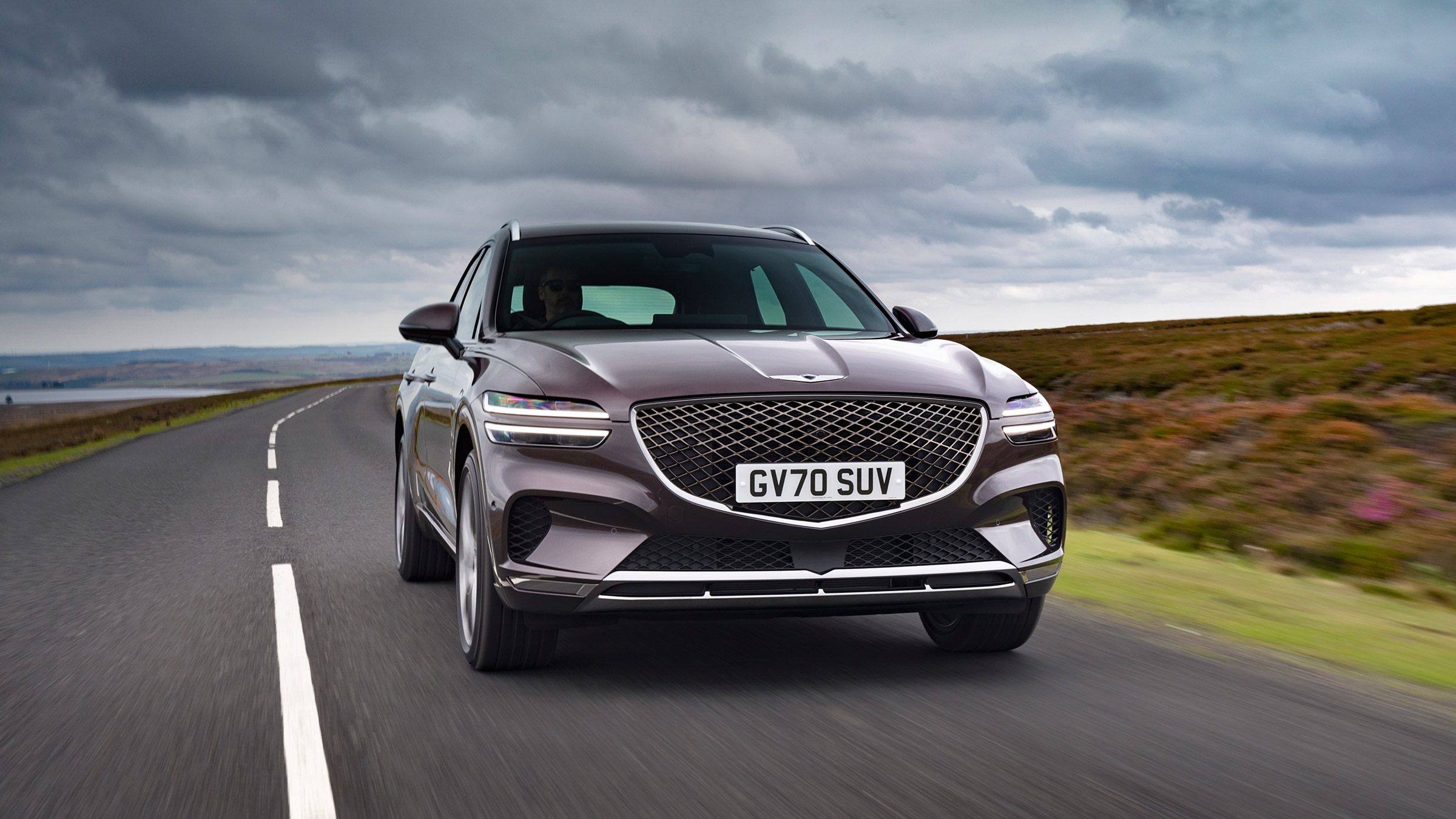 Genesis GV70 – front tracking