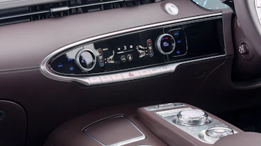 Genesis GV70 – dash