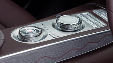 Genesis GV70 – selector