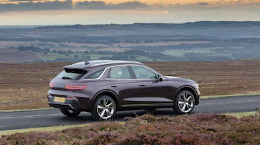 Genesis GV70 – side static