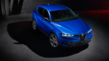 Alfa Romeo Tonale – front quarter top