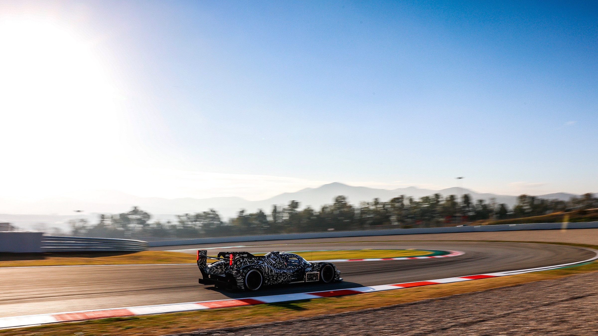 Porsche LMDh Barc testing – rear quarter