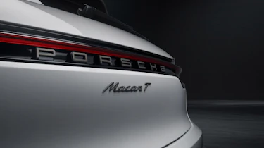 Porsche Macan T – badge
