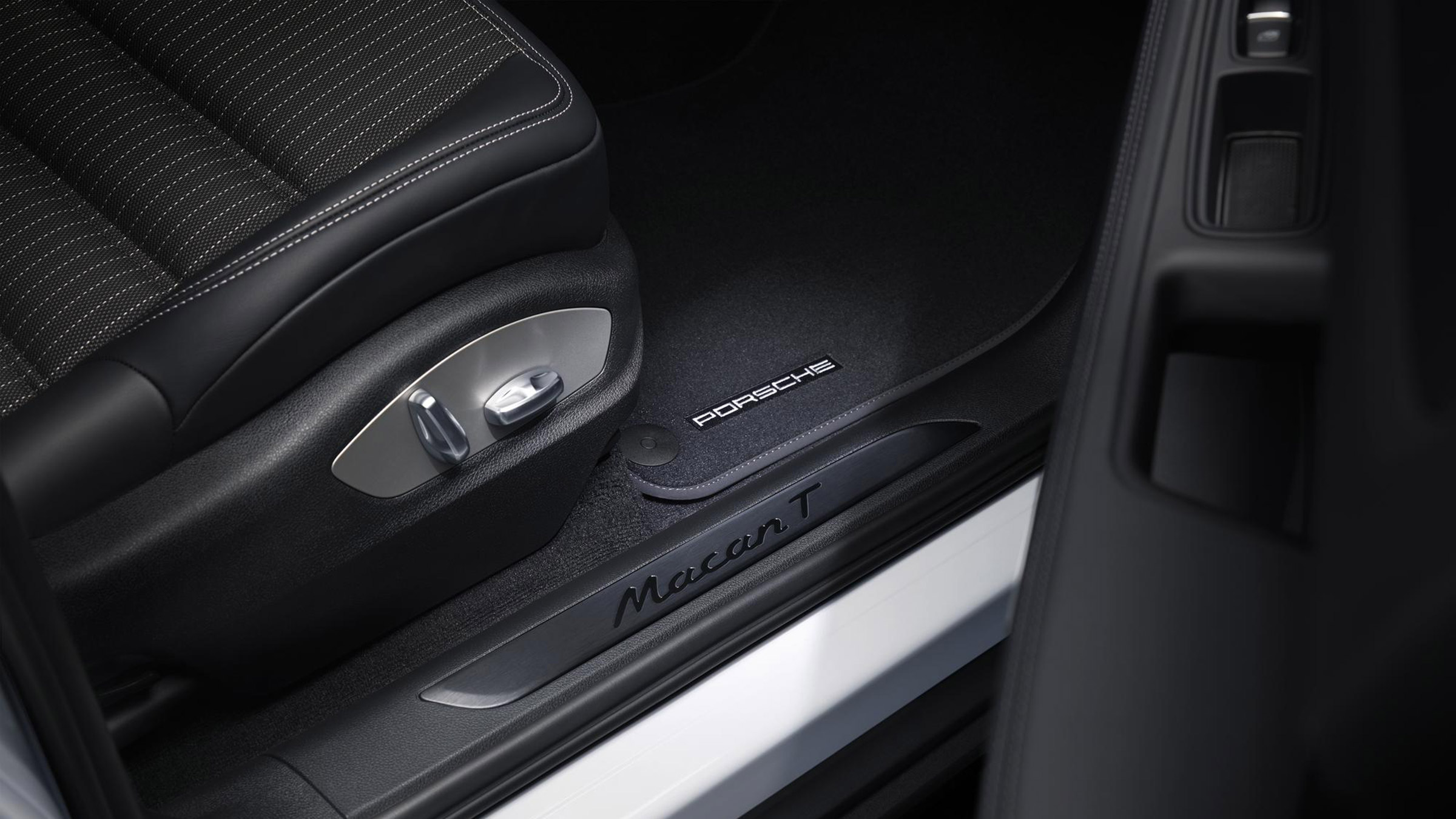 Porsche Macan T – controls