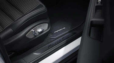 Porsche Macan T – controls