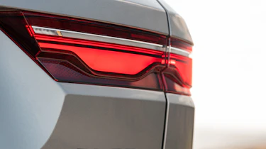Jaguar F-Pace - o/s tail light