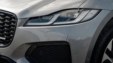 Jaguar F-Pace - front n/s headlight