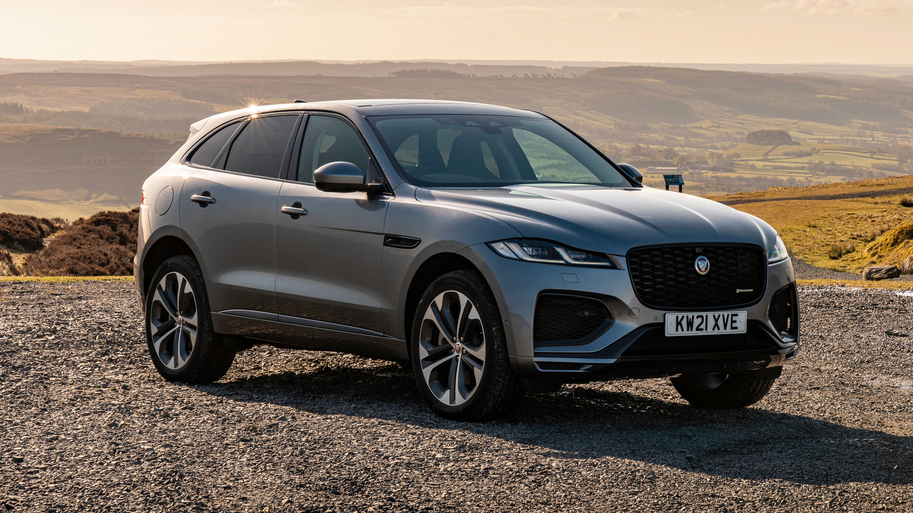 Jaguar F-Pace - front static