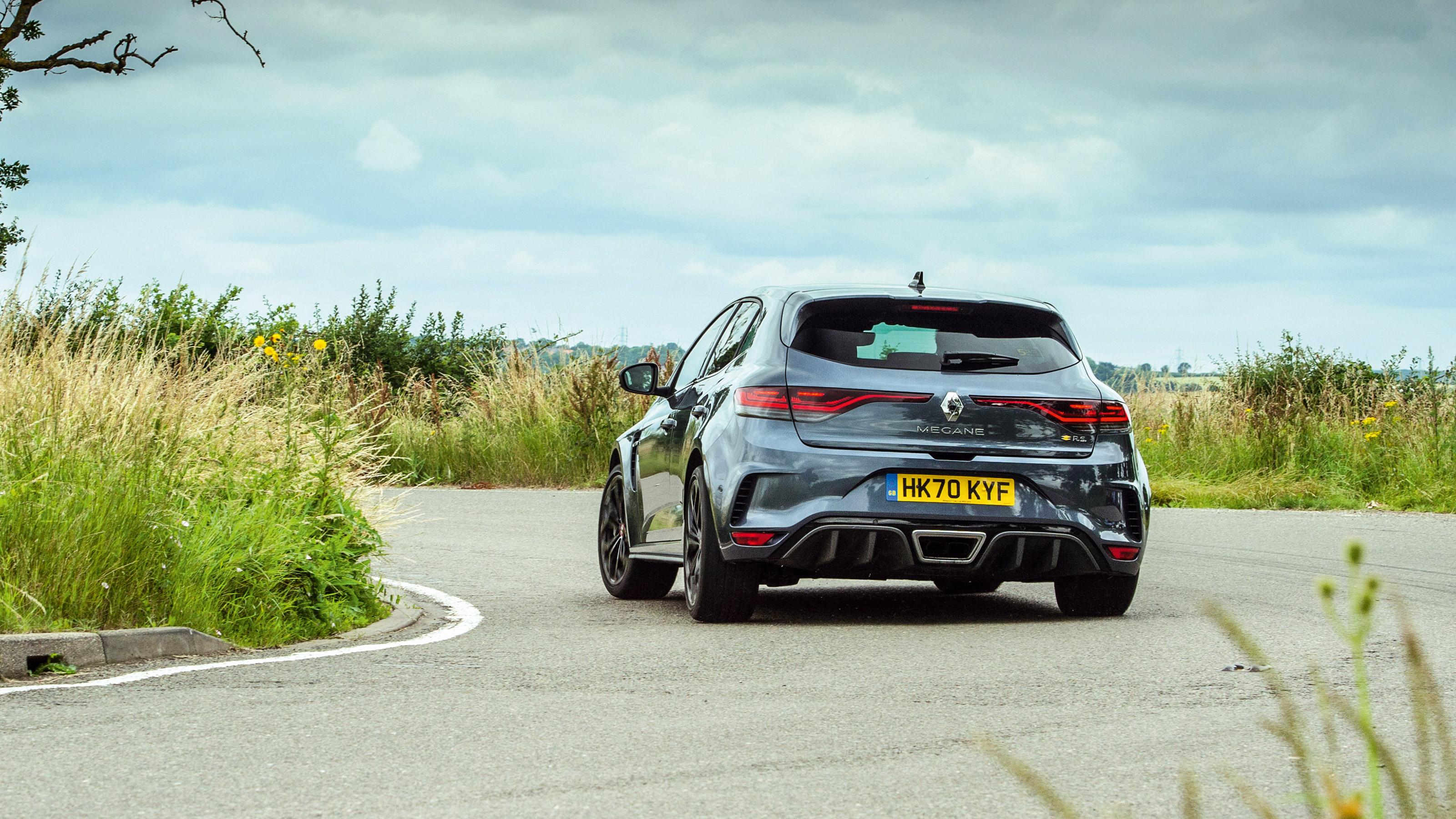2022 hot hatchback battle the middleweights