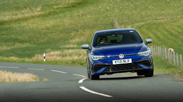 2022 hot hatchbacks battle – Golf cornering