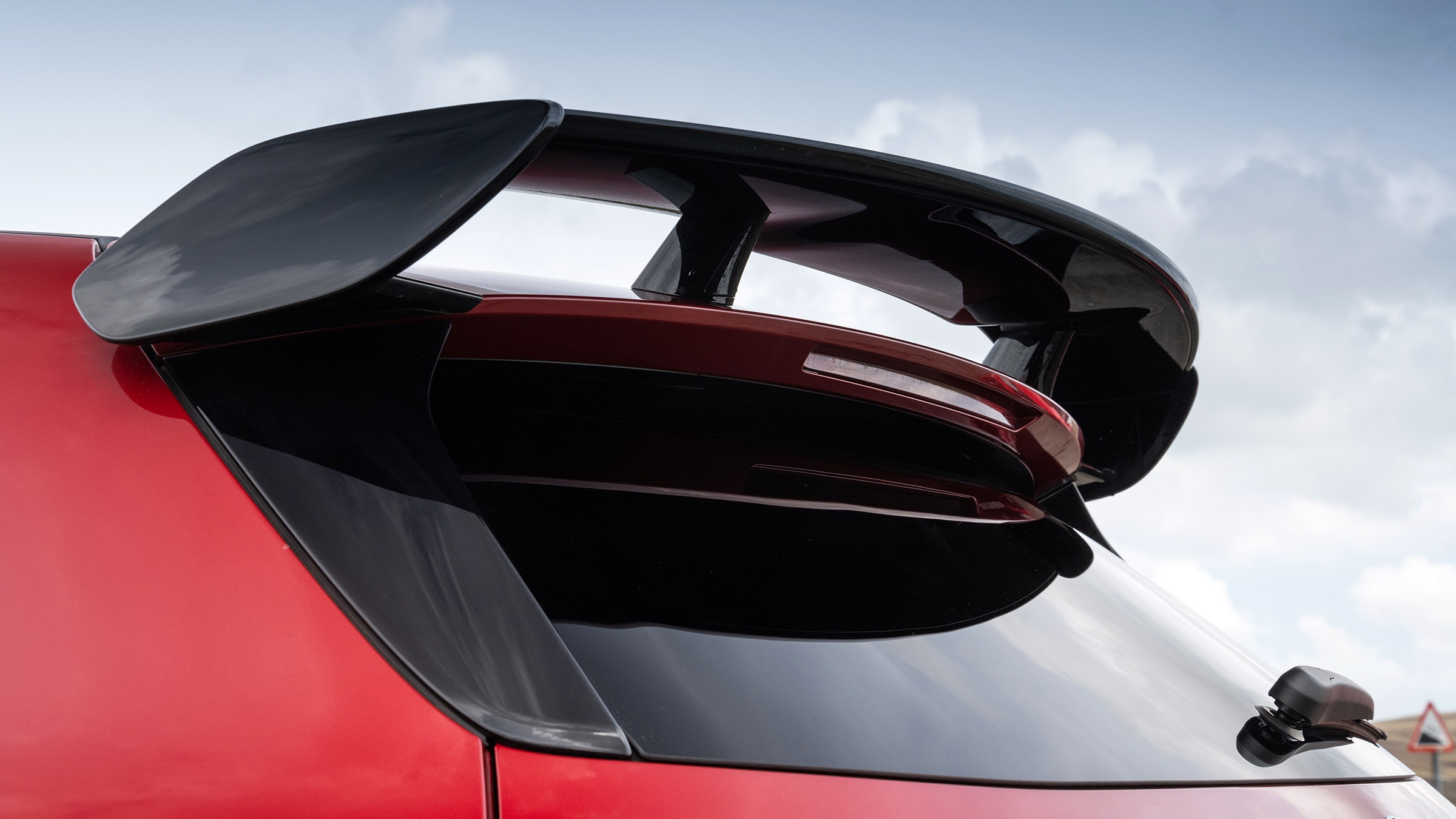 2022 hot hatchbacks battle – AMG wing