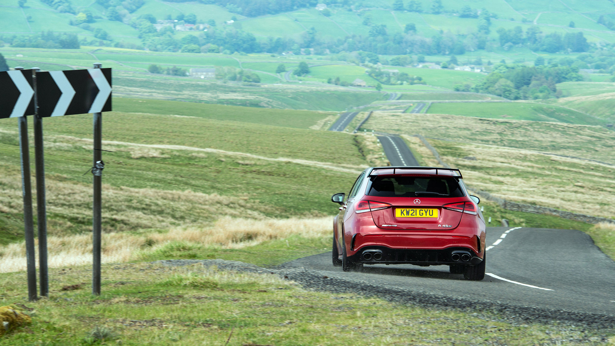 2022 hot hatchbacks battle – AMG cornering