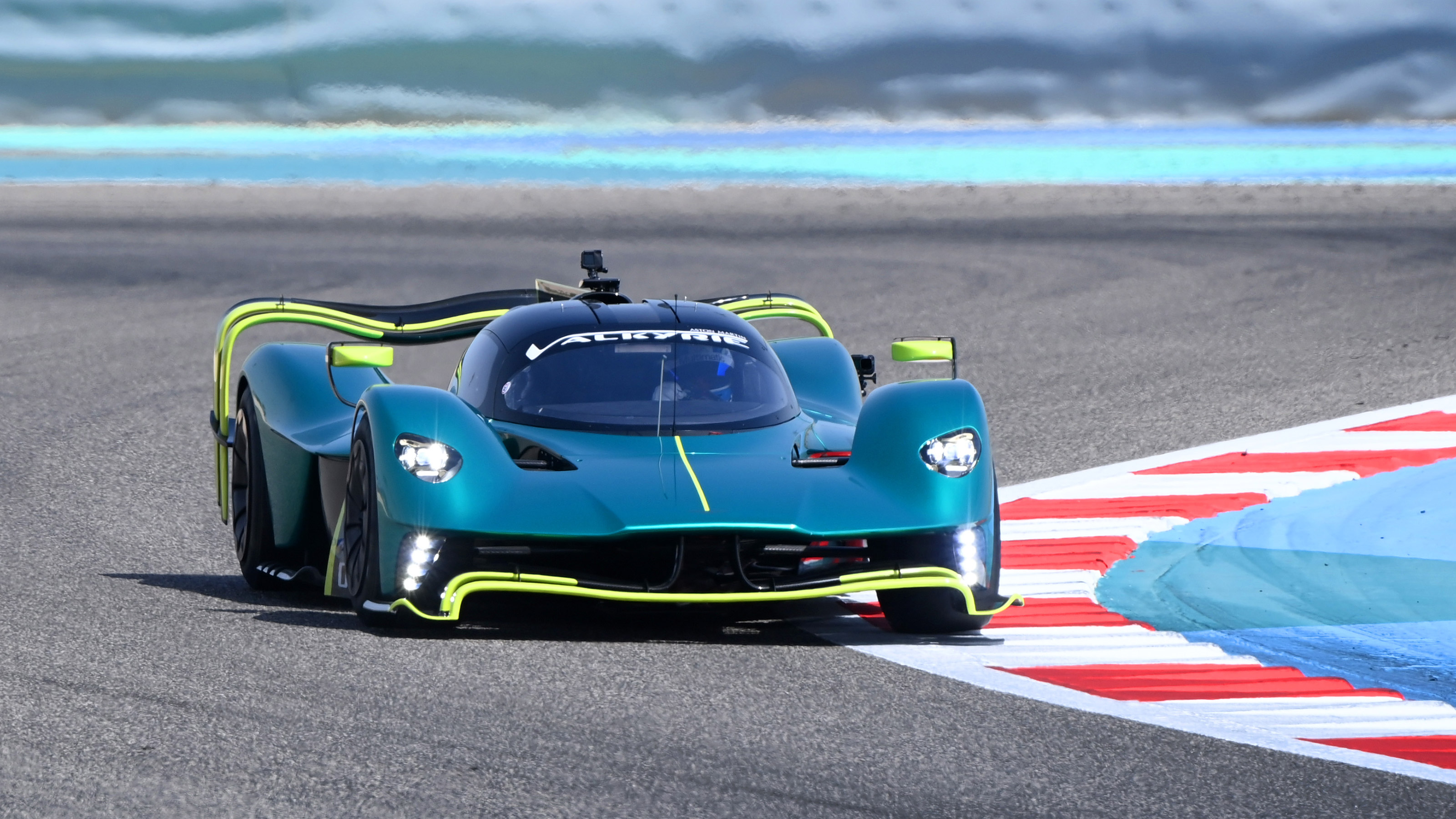 Aston Martin Valkyrie AMR Pro