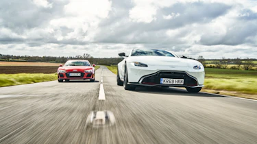 Aston Martin Vantage vs Audi R8 -3