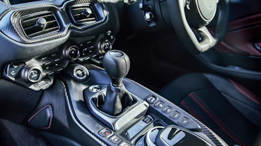 Aston Martin Vantage vs Audi R8 -9