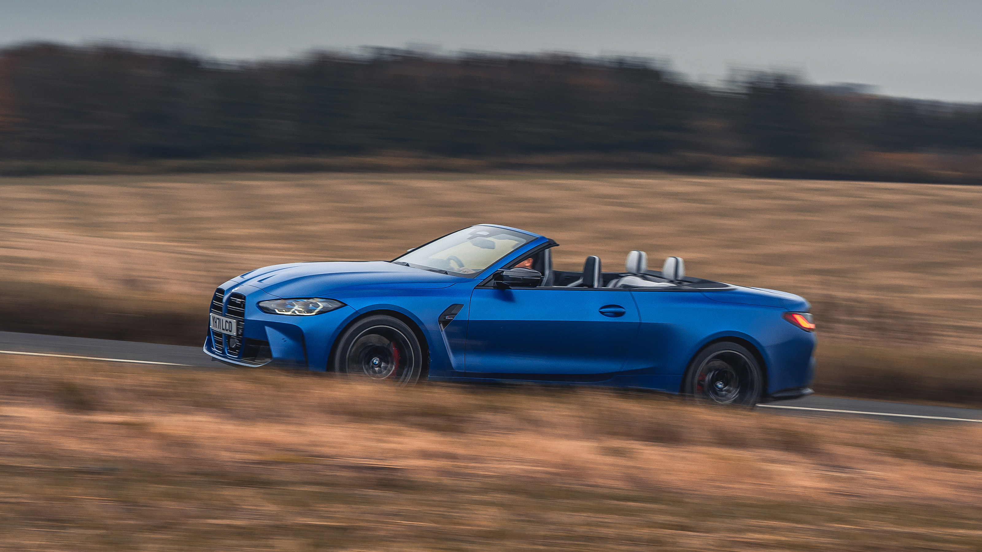 BMW M4 Competition xDrive Convertible Side