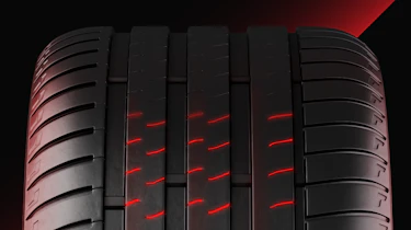 Bridgestone Potenza Sport - sipe detail