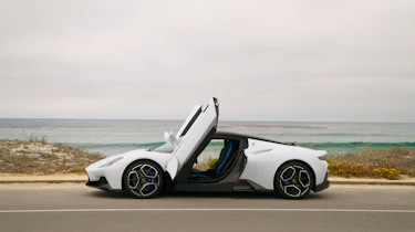 Maserati MC20 - side