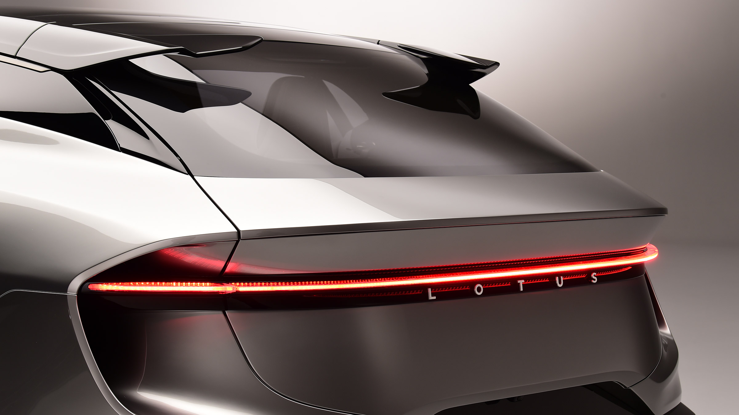 Lotus Eletre – rear light bar