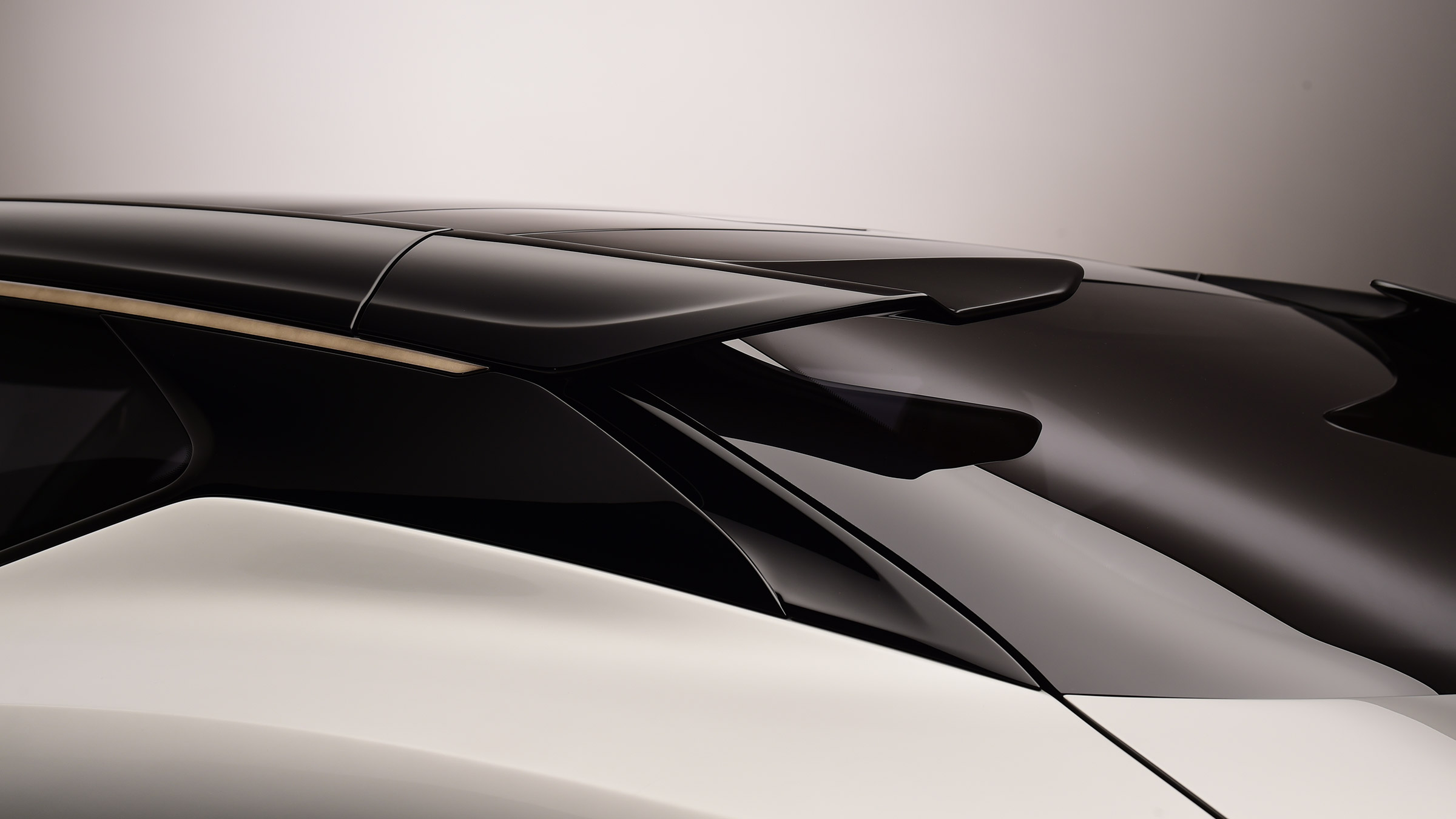 Lotus Eletre – roof