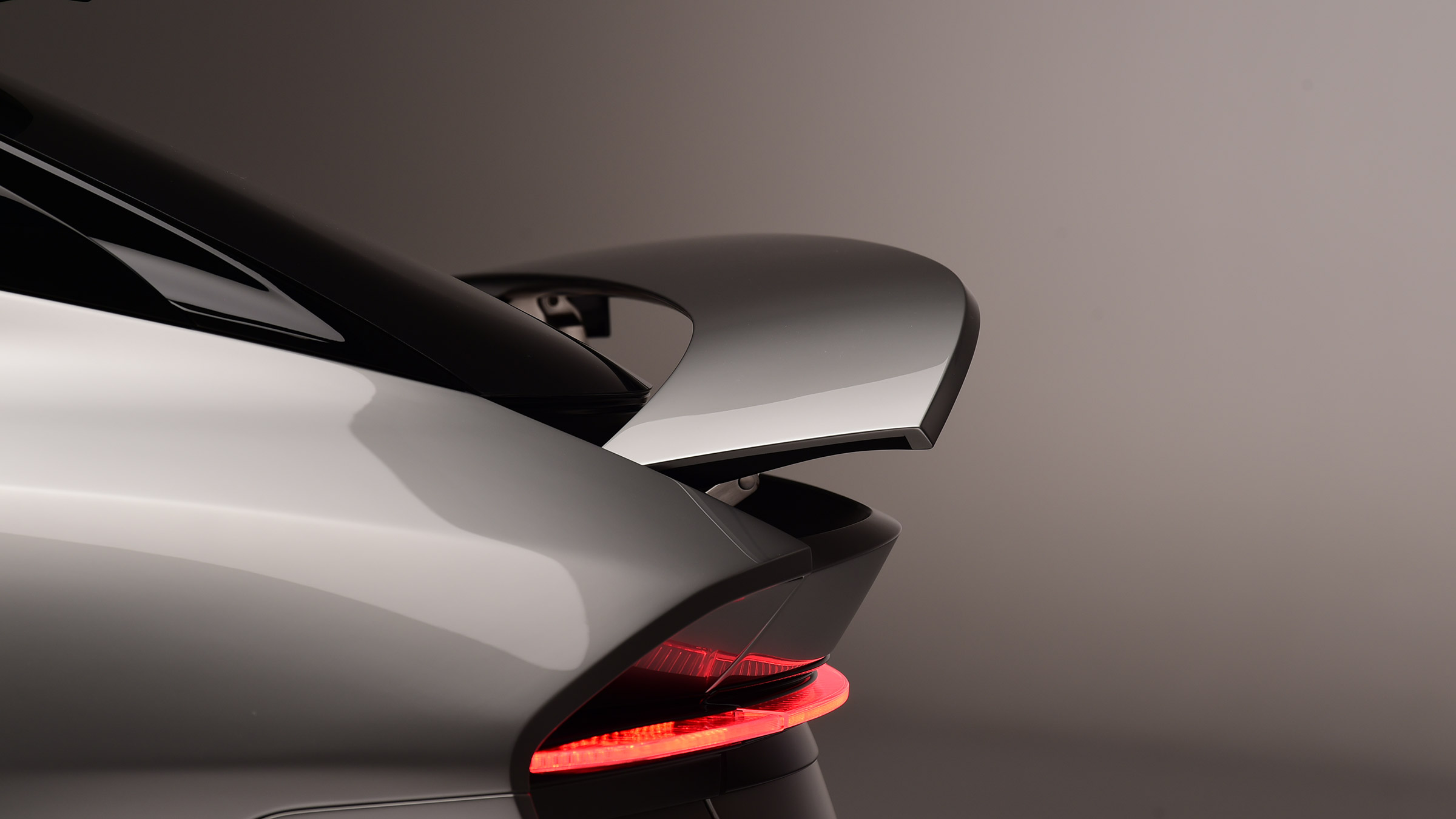 Lotus Eletre – rear wing