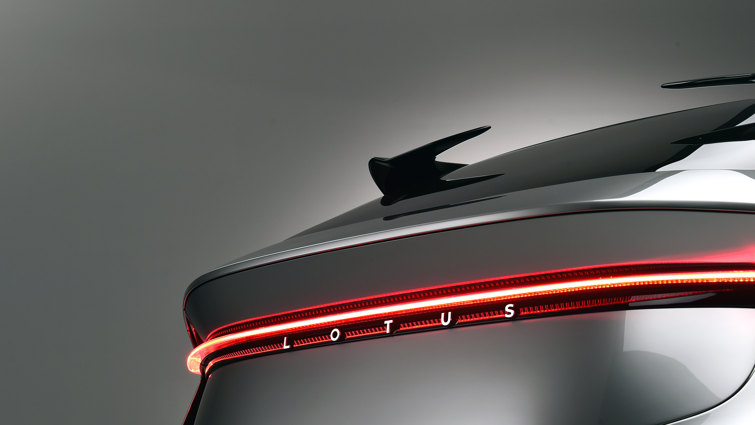 Lotus Eletre – rear light bar 1