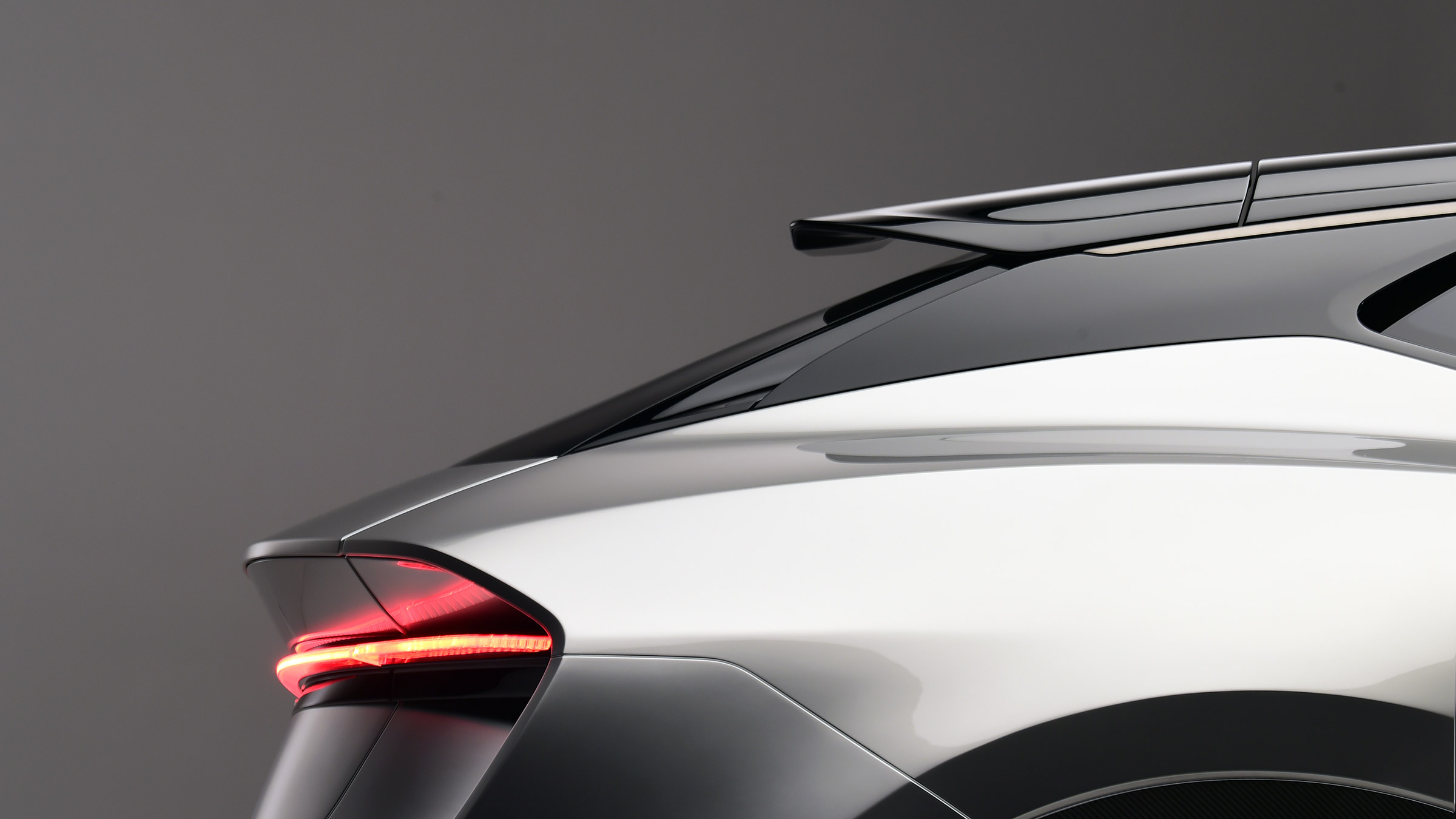 Lotus Eletre – C-pillar