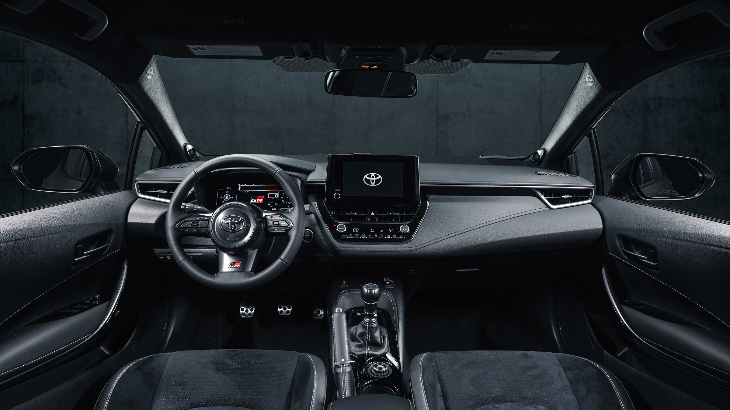 Toyota GR Corolla Circuit – interior