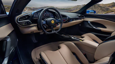 Ferrari 296 GTS – interior