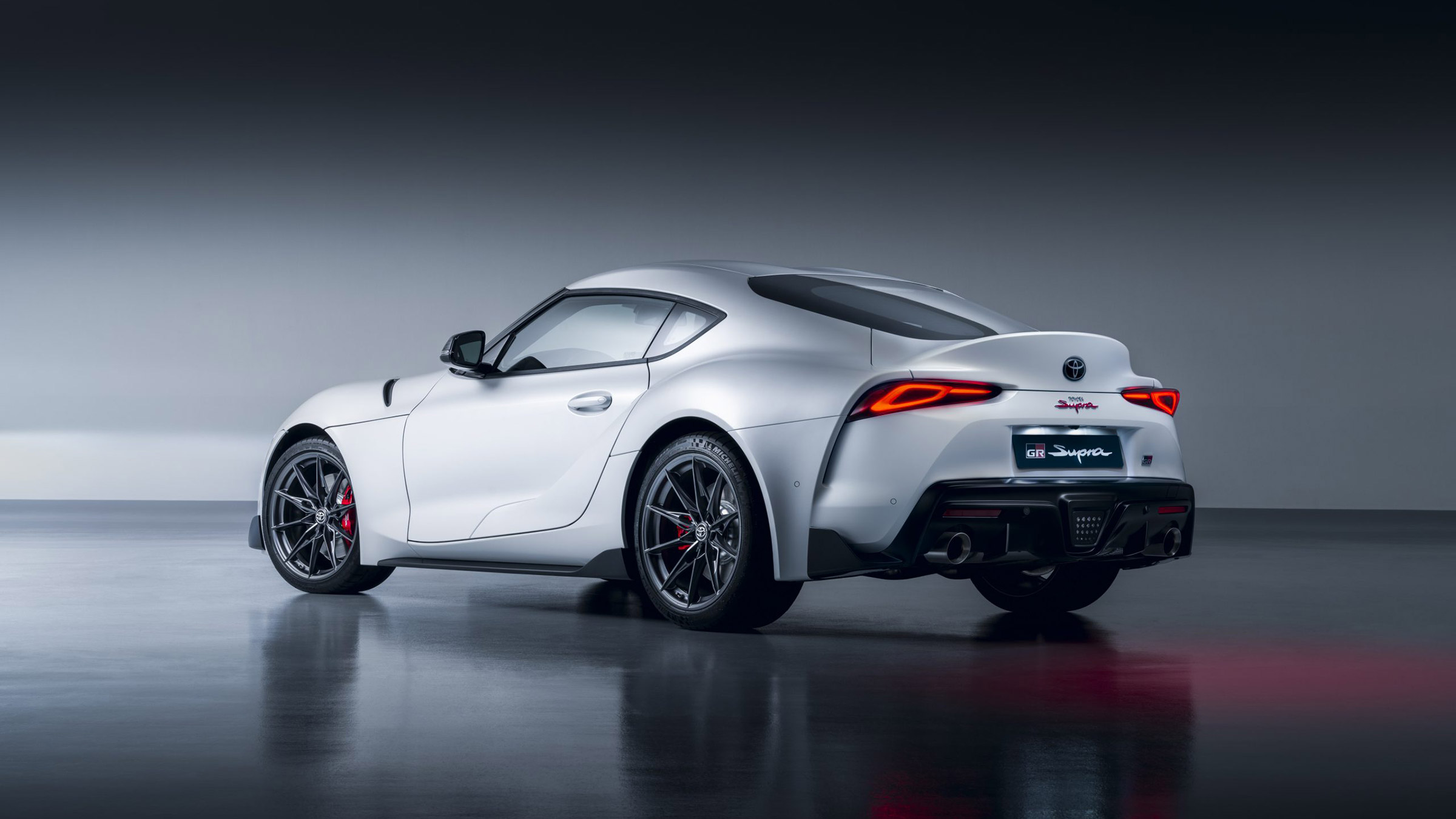 Toyota GR Supra manual – rear quarter