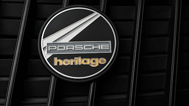 Porsche 911 Sport Classic – studio heritage badge
