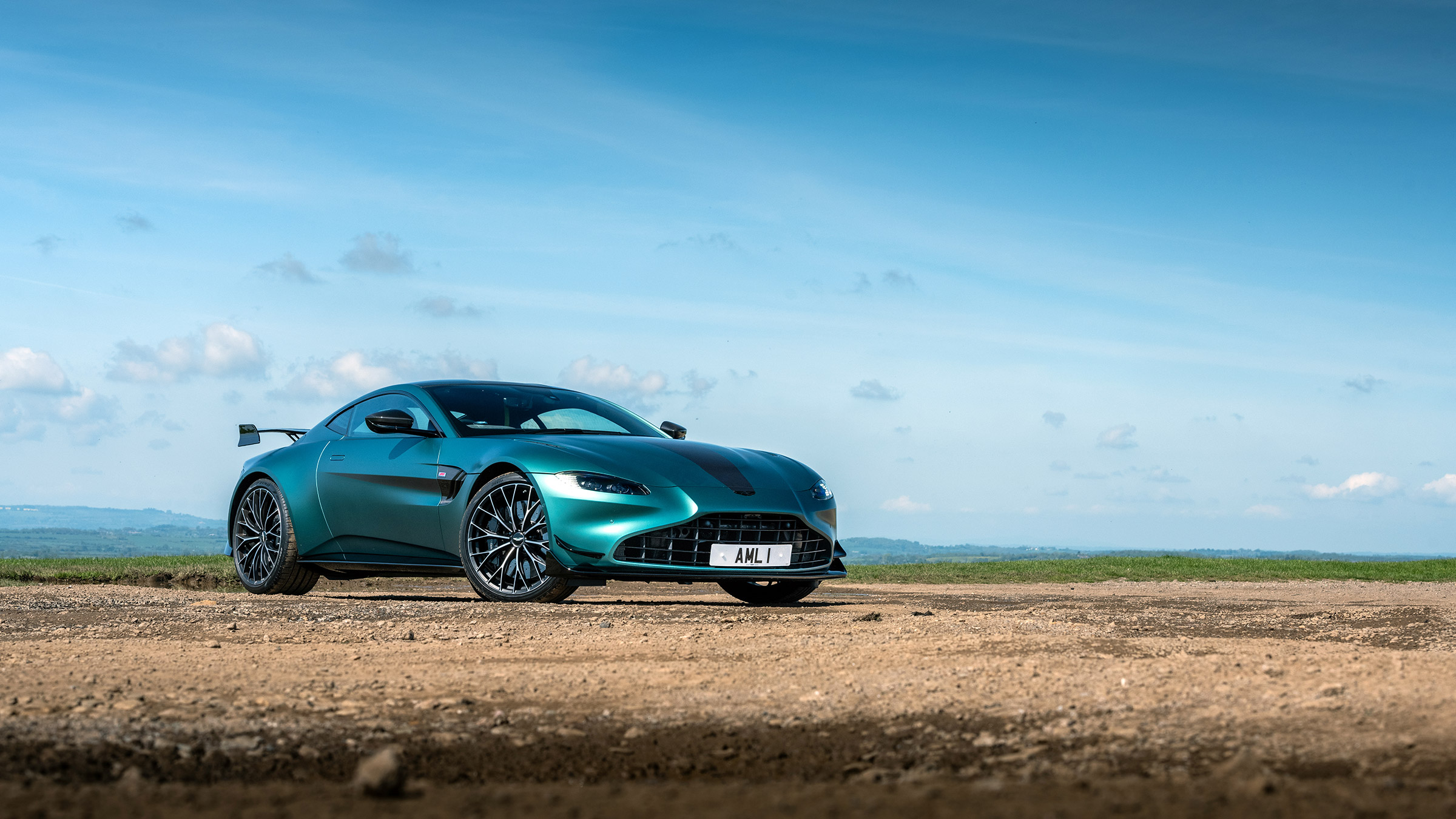 Aston Martin Vantage – F1 front quarter