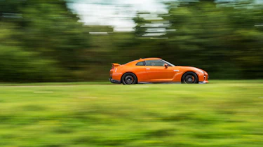 Nissan GT-R MY17 – pan