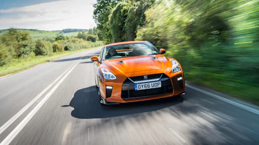 Nissan GT-R MY17 – front tracking