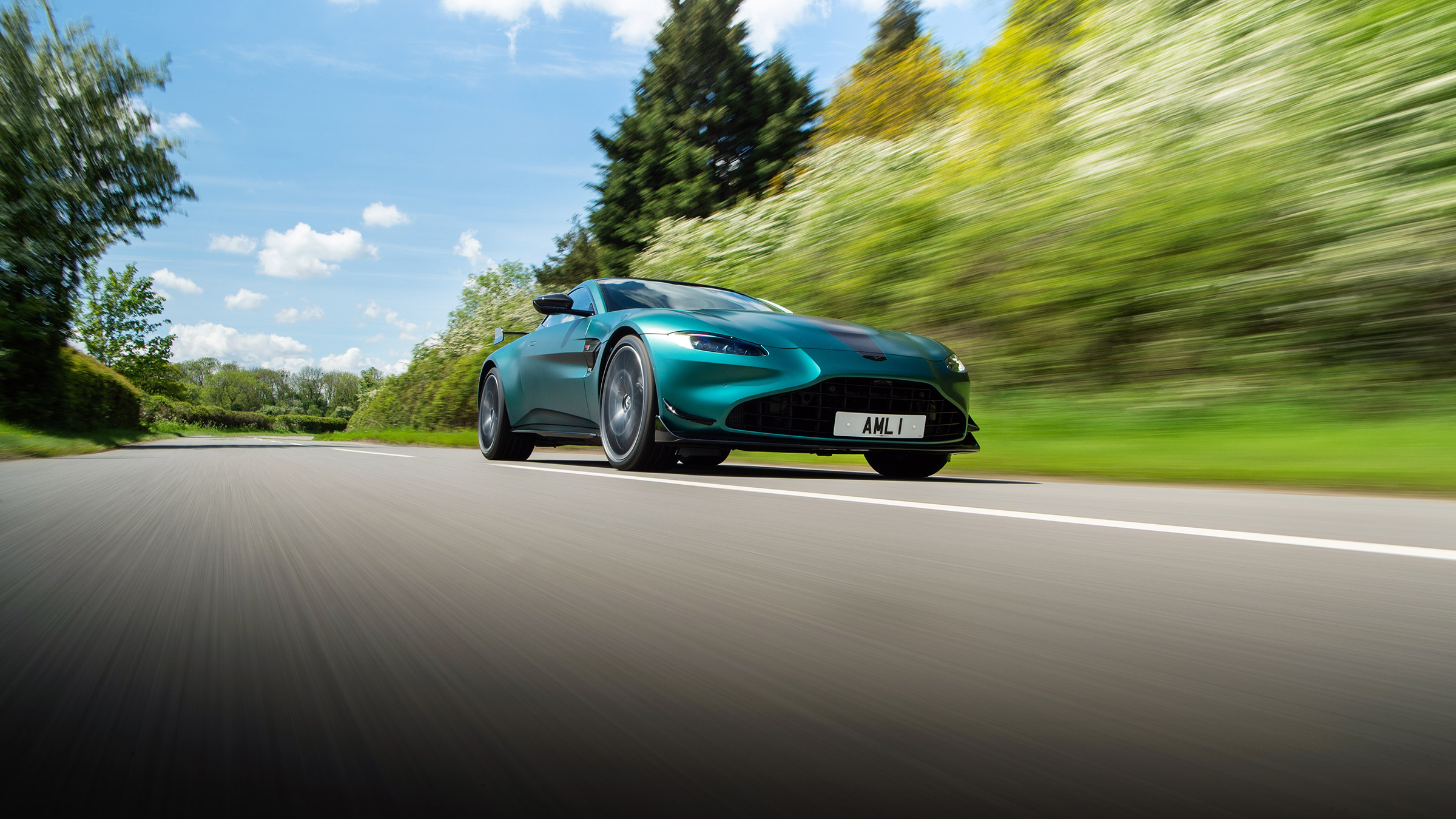 Aston Martin Vantage – F1 tracking