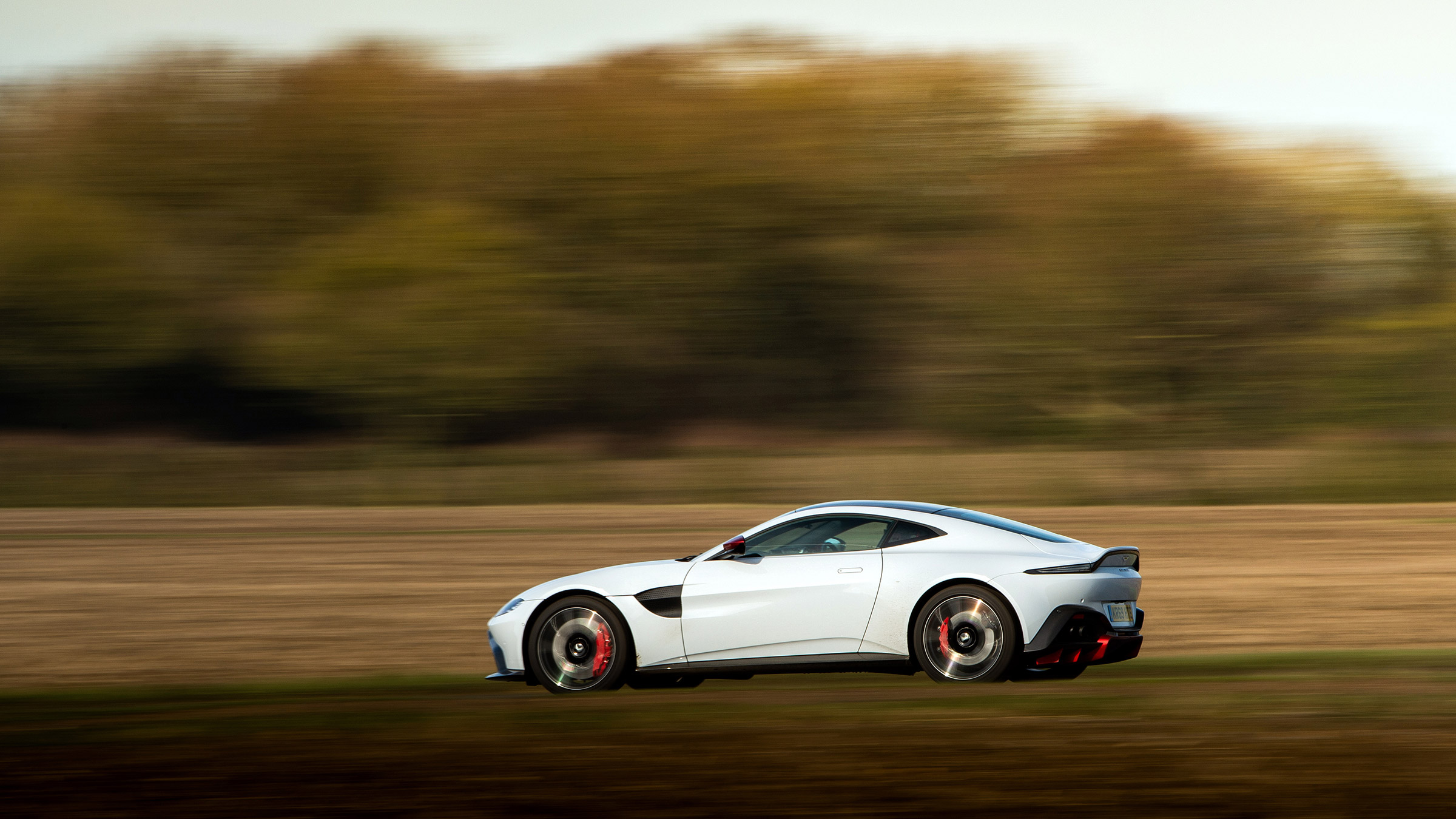 Aston Martin Vantage – FF rear pan