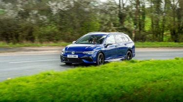 Volkswagen Golf R Estate 8 – cornering