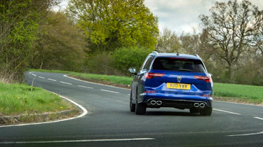 Volkswagen Golf R Estate 8 – rear cornering
