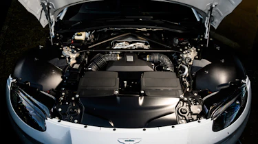 Aston Martin Vantage – F1