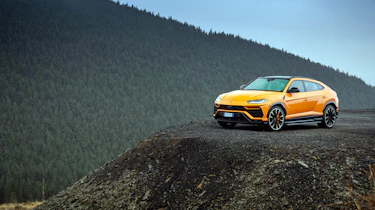 Lamborghini Urus – UK front quarter