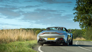 Aston Martin Vantage – Roadster rear slide