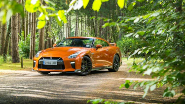 Nissan GT-R MY17 – front quarter static