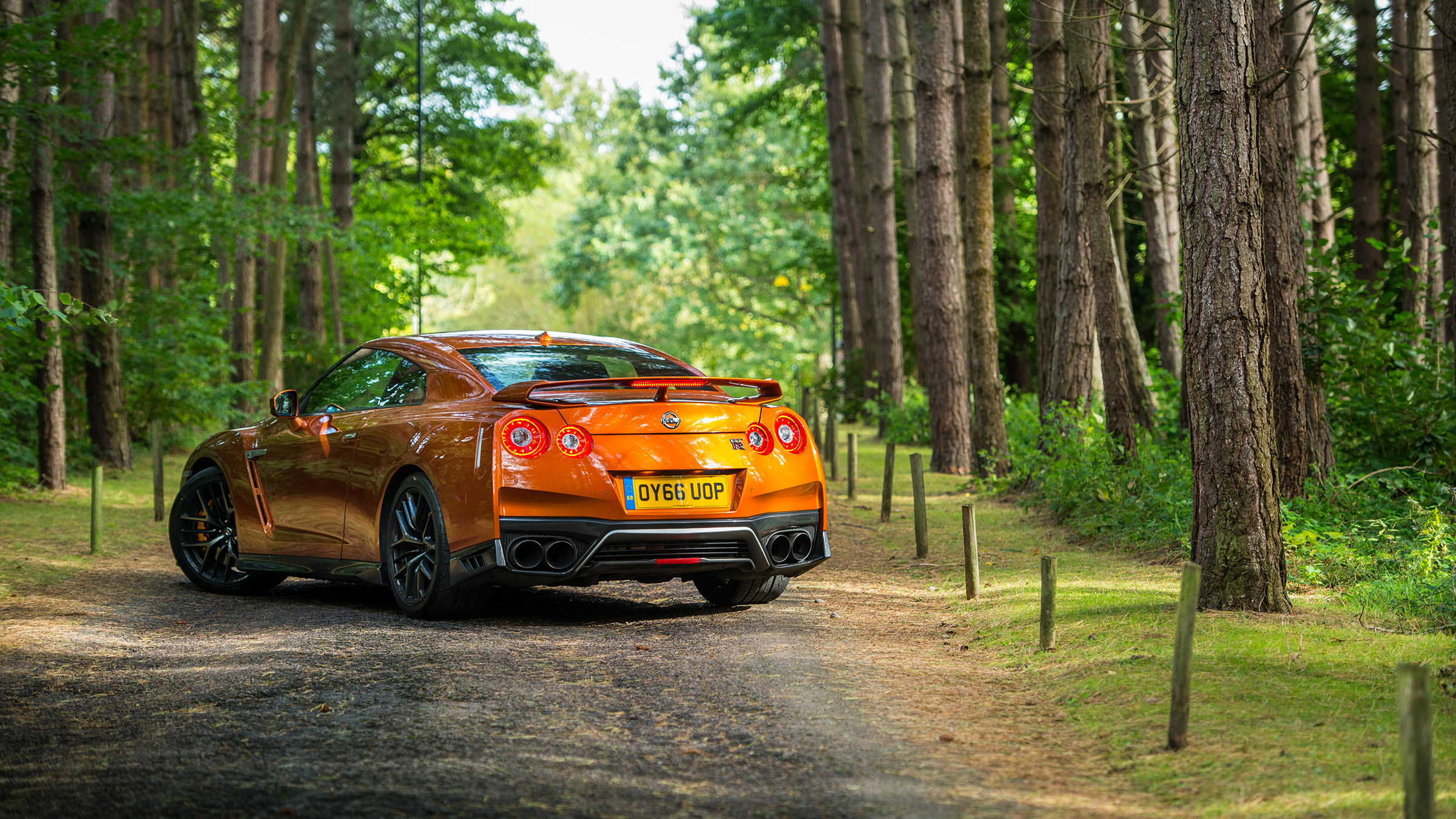 Nissan GT-R MY17 – rear quarter static