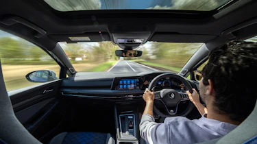 Volkswagen Golf R Estate 8 – interior driving