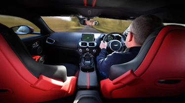 Aston Martin Vantage – FF interior driving