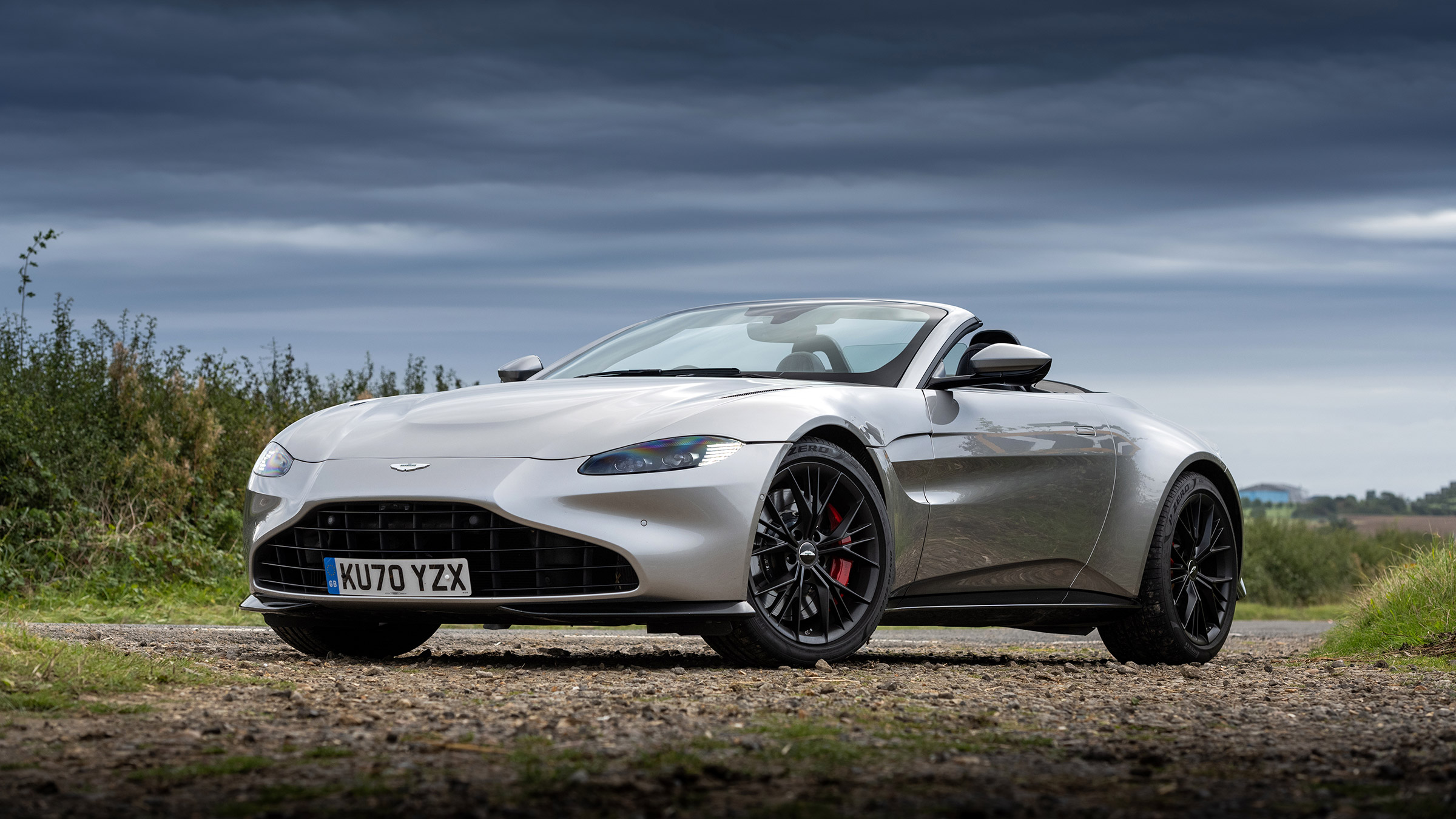 Aston Martin Vantage – Roadster front quarter