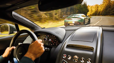 Aston Martin Vantage V600 v Aston Martin Vantage GT8